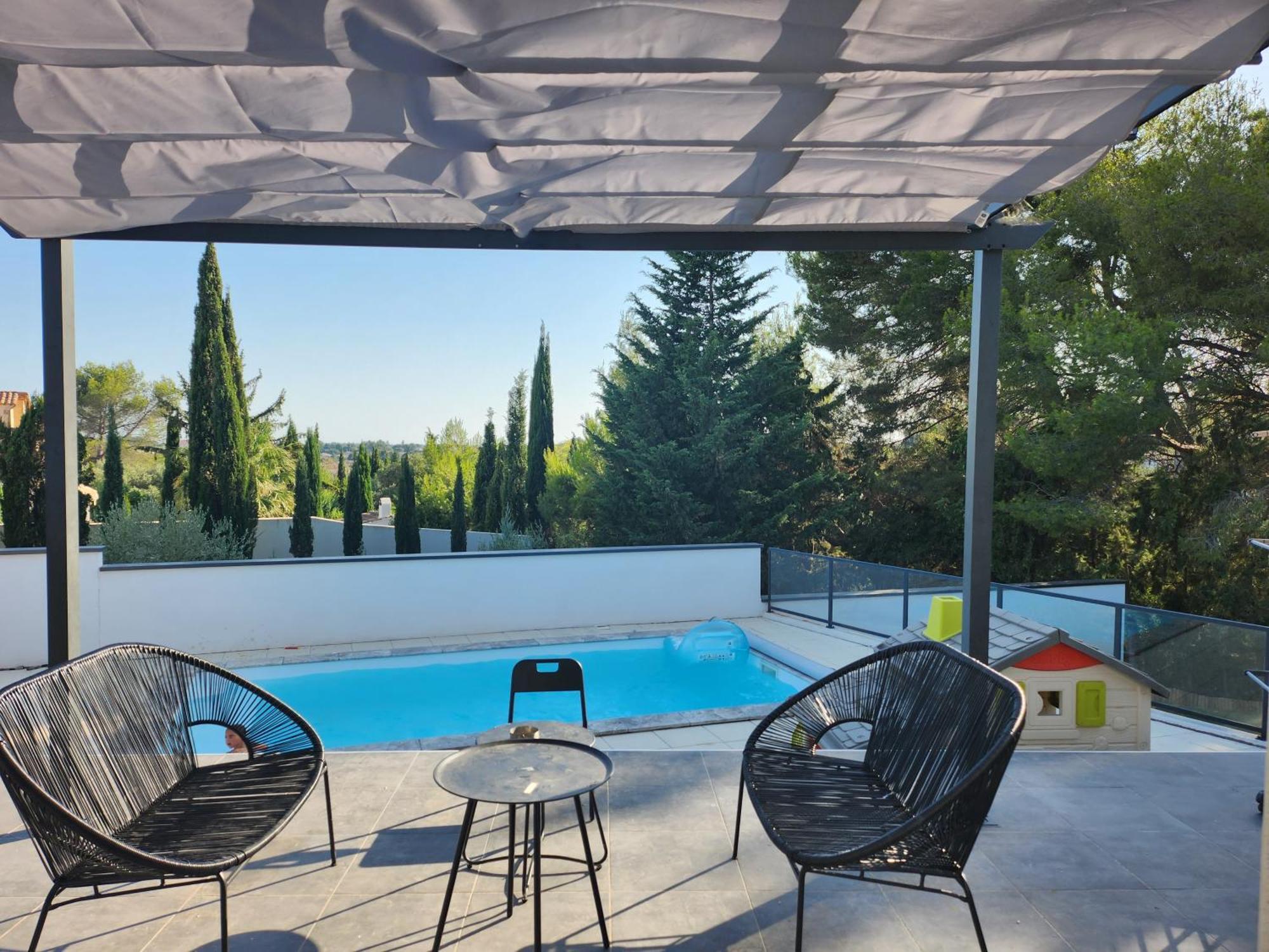 Avec Piscine * Saint-Gilles (Gard)